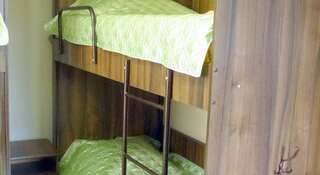 Хостел Хостел Сова Лазаревское Кровать в общем 8-местном номере для женщин-9