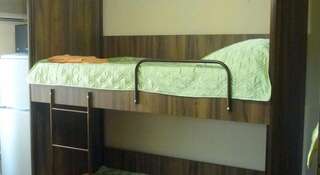 Хостел Хостел Сова Лазаревское Кровать в общем 6-местном номере для мужчин и женщин-11