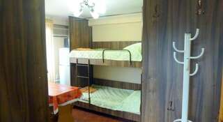 Хостел Хостел Сова Лазаревское Кровать в общем 6-местном номере для мужчин и женщин-10