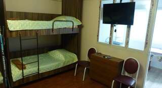 Хостел Хостел Сова Лазаревское Кровать в общем 8-местном номере для мужчин-21