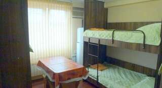Хостел Хостел Сова Лазаревское Кровать в общем 6-местном номере для мужчин и женщин-13